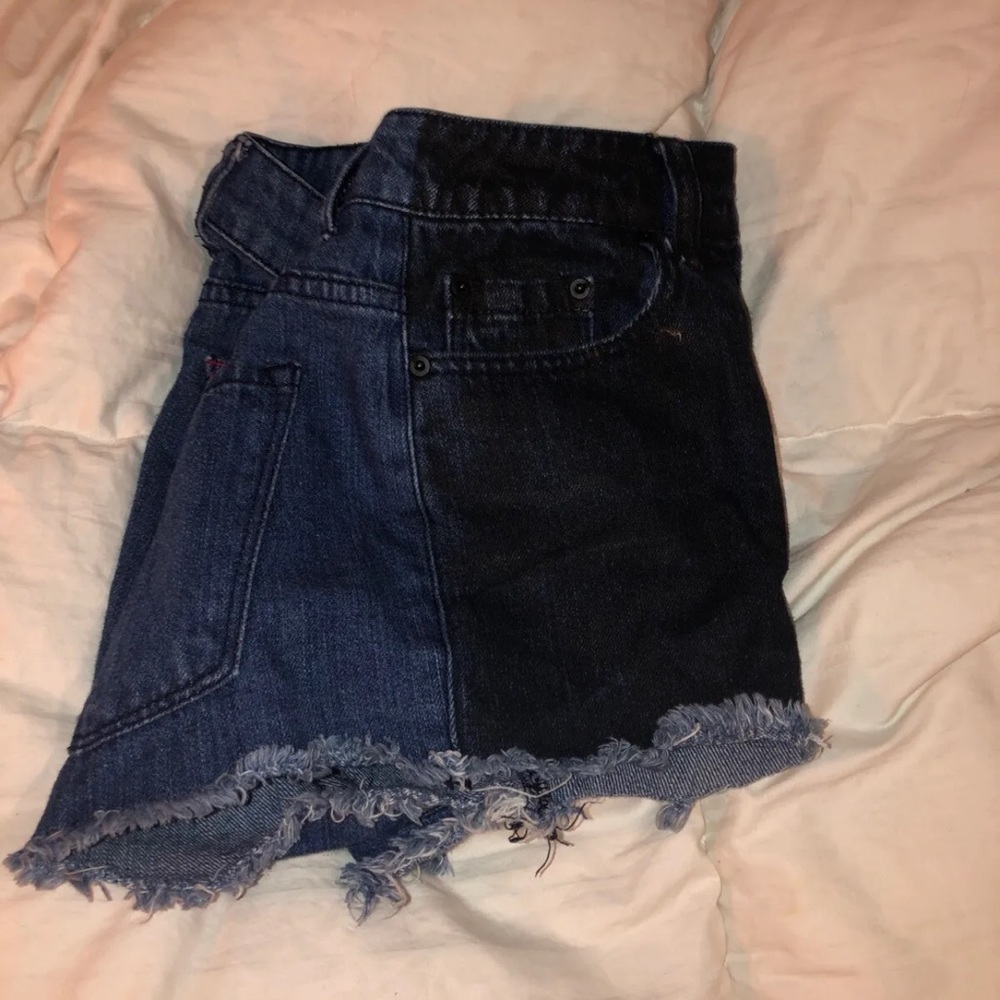 BDG Urban Outfitters Size 26W High Rise Dree Cheeky Denim Shorts